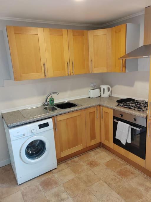 Apartmán Cosy Brighouse 3 Bed House-Great For Contractors Exteriér fotografie
